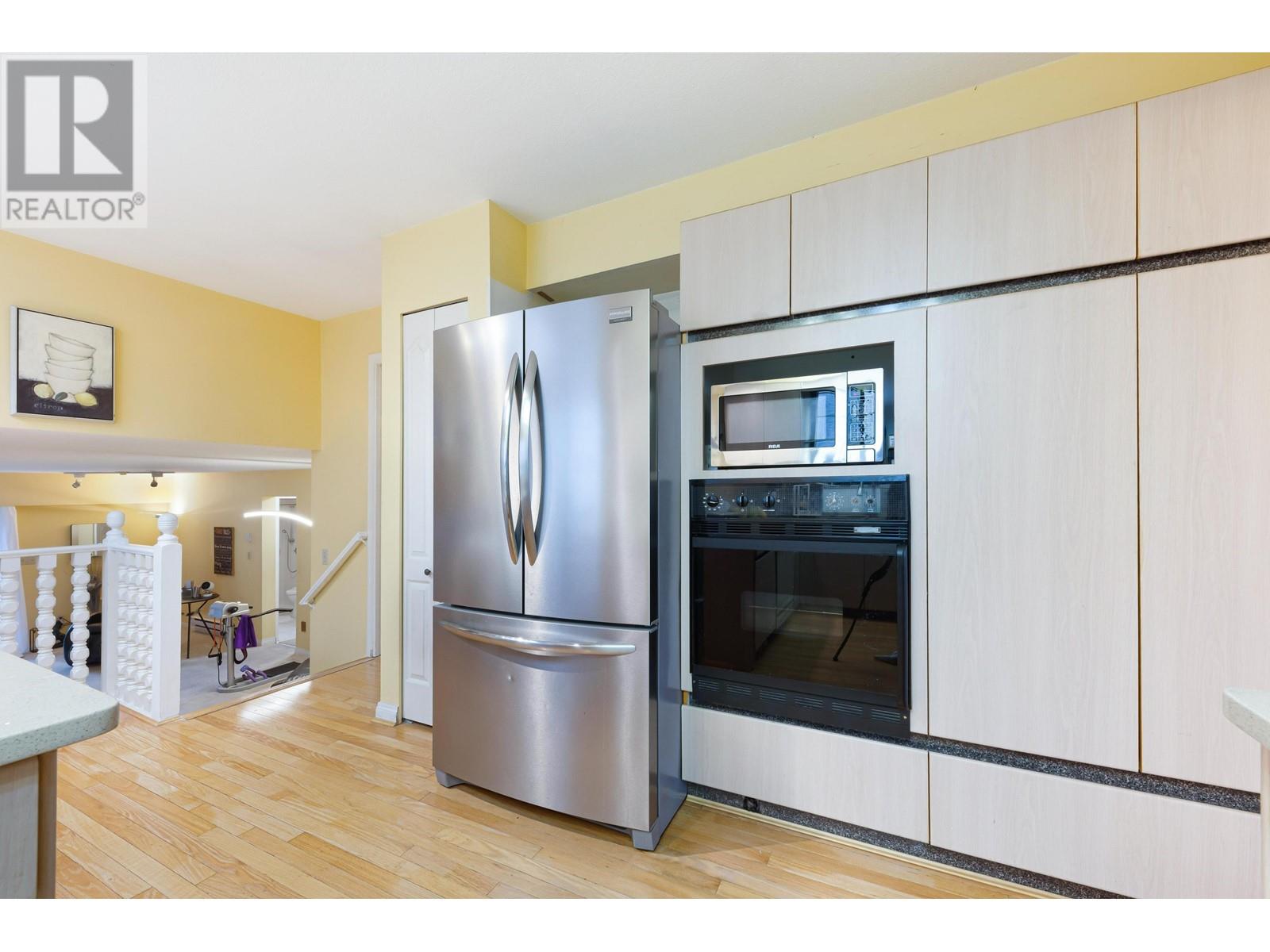 137 W WOODSTOCK AVENUE, Vancouver