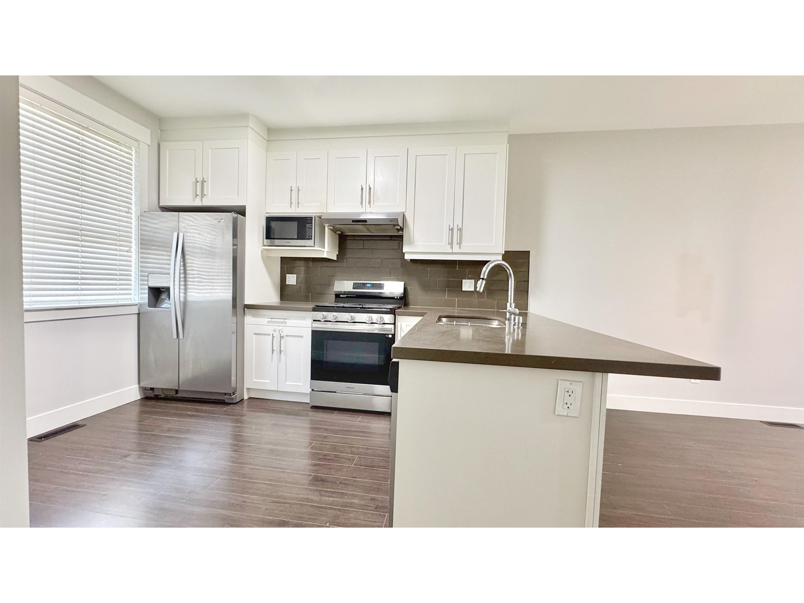Photo 9 of 14 6162 138 Street, Surrey BC