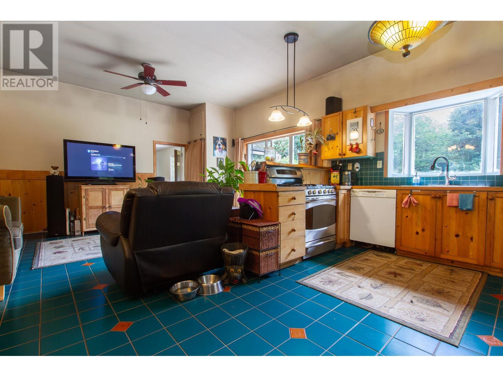 1020 FINCH DRIVE, Squamish real estate listing R2993472