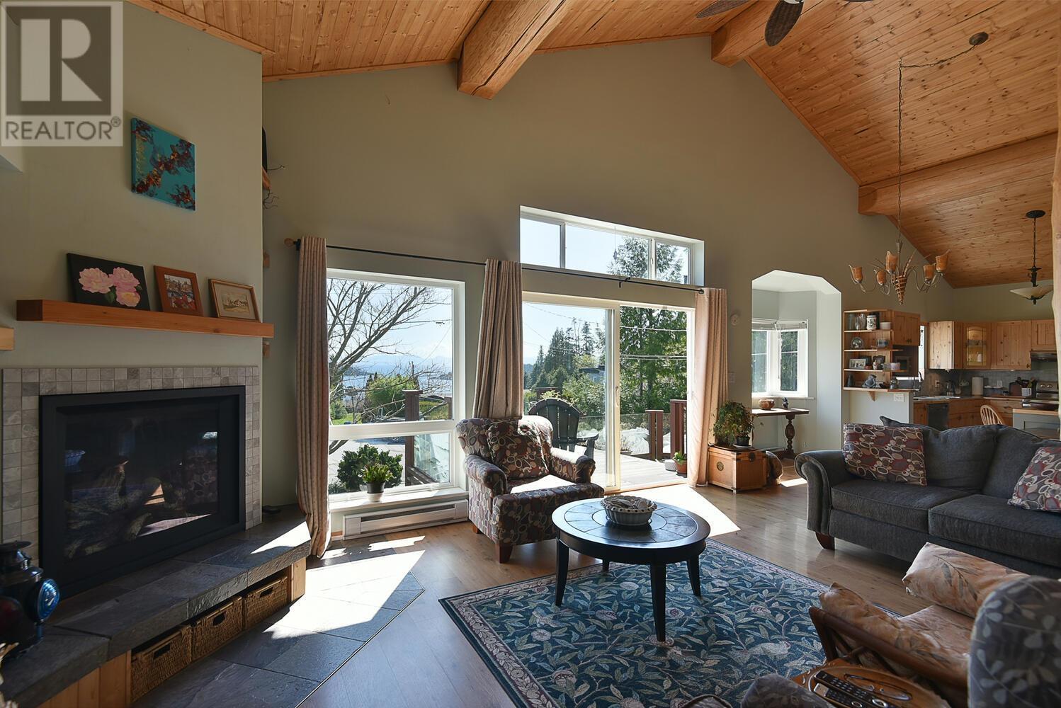 6508 LYNNWOOD COURT, Sechelt