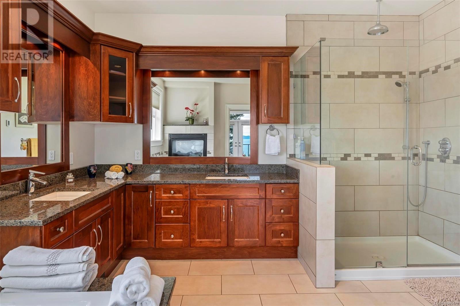  943 Sea ridge Lane, Saanich
