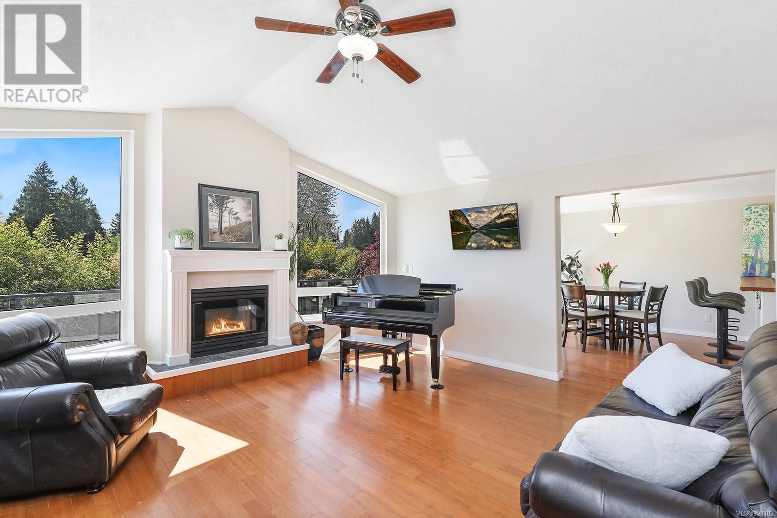 2167 Cardinal Pl, Comox