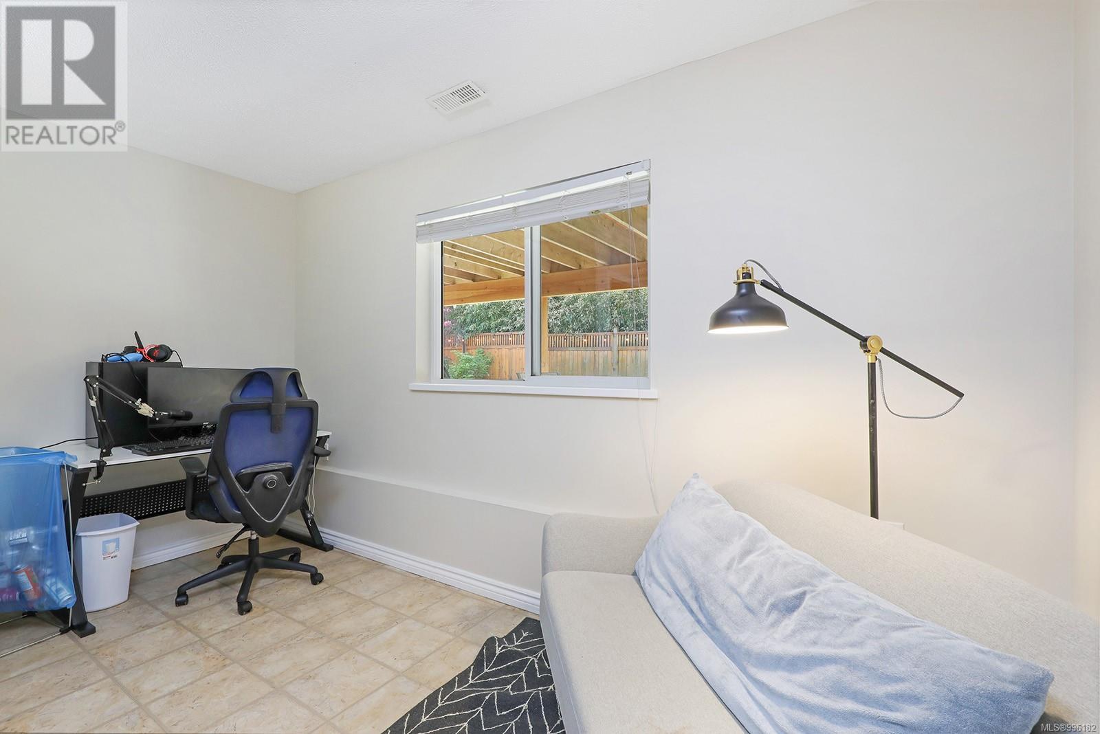2167 Cardinal Pl, Comox