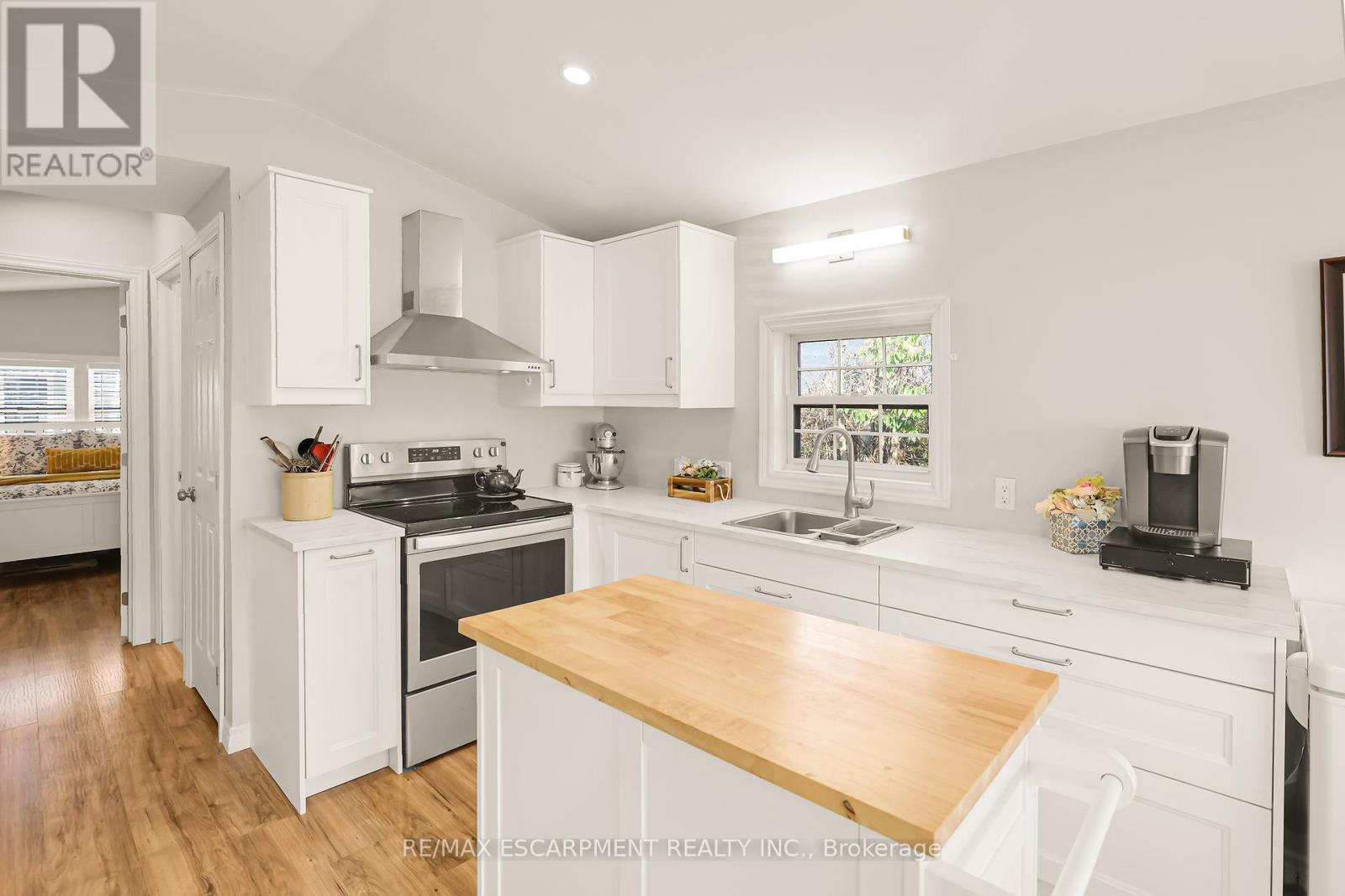 Photo 2 of 4453 Timothy Lane, Lincoln ON