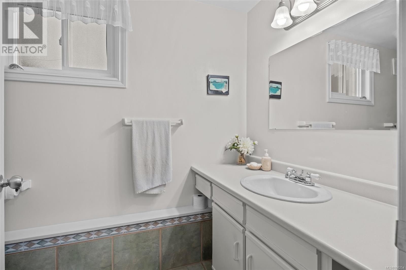 1115 Cheeke Rd, Cobble Hill