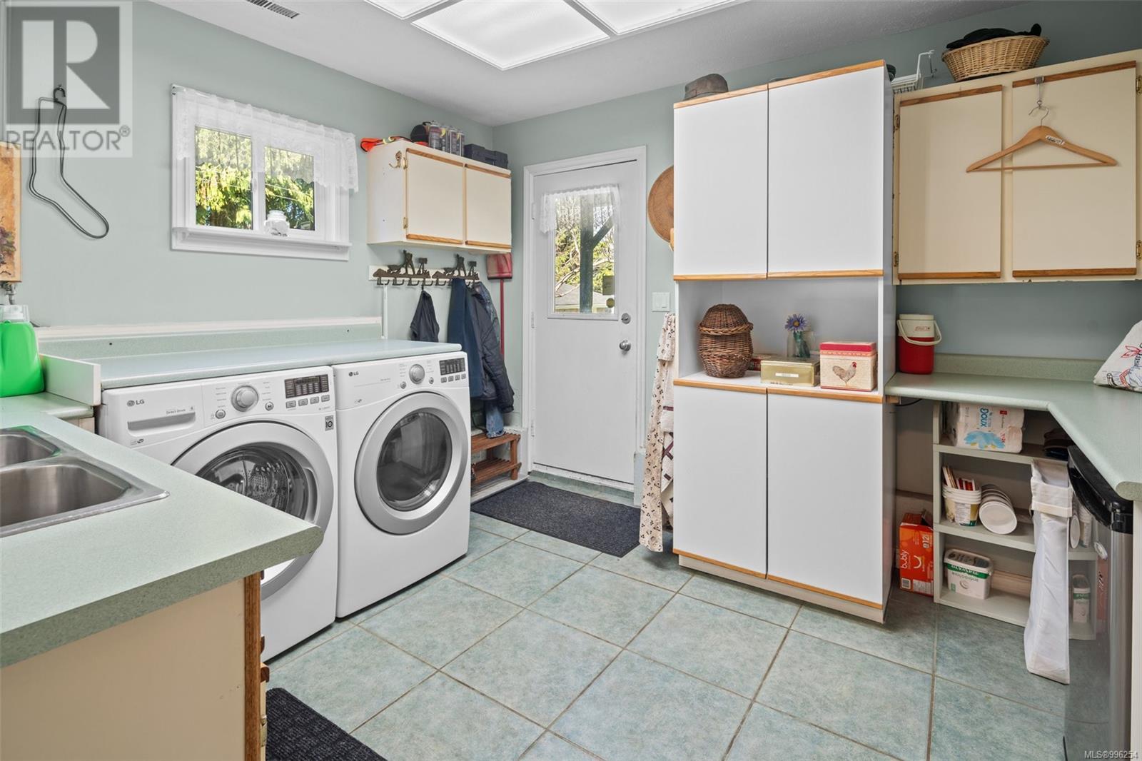 1115 Cheeke Rd, Cobble Hill