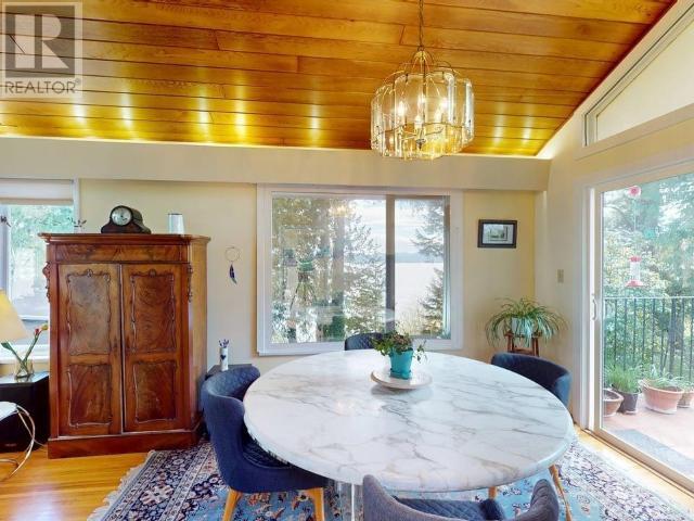 3227 VANANDA AVE, Powell River