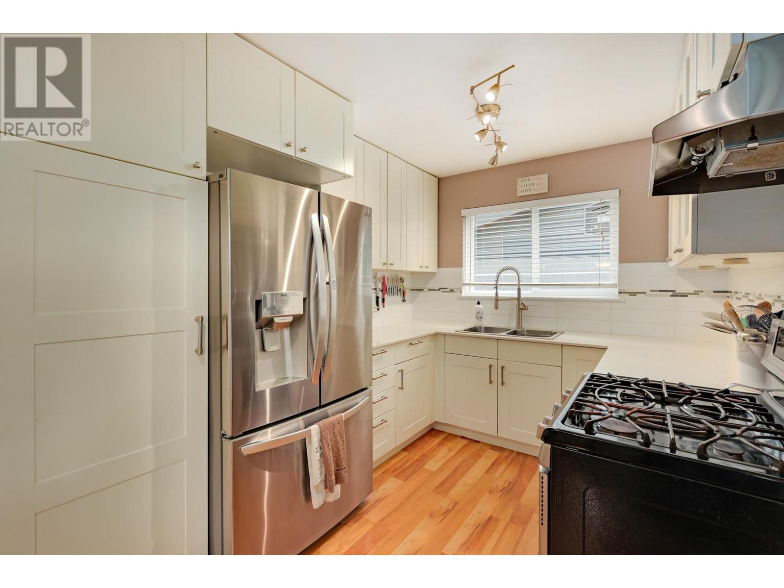 1263 CLOVERLEY STREET, North Vancouver
