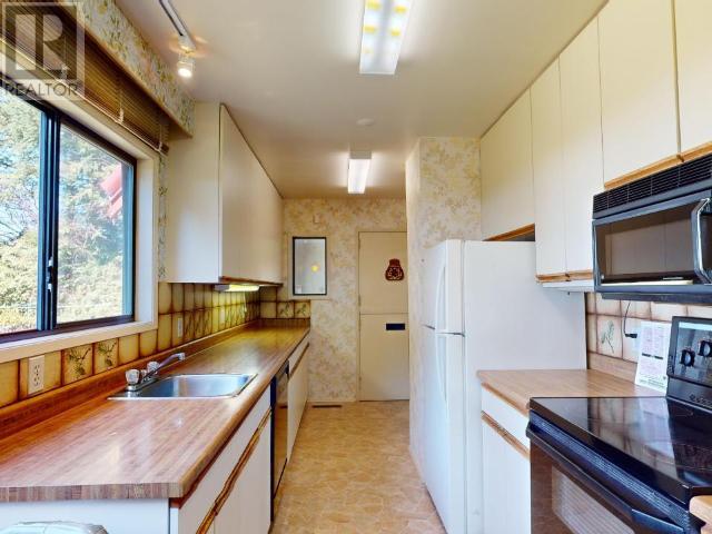 7108 KEMANO STREET, Powell River