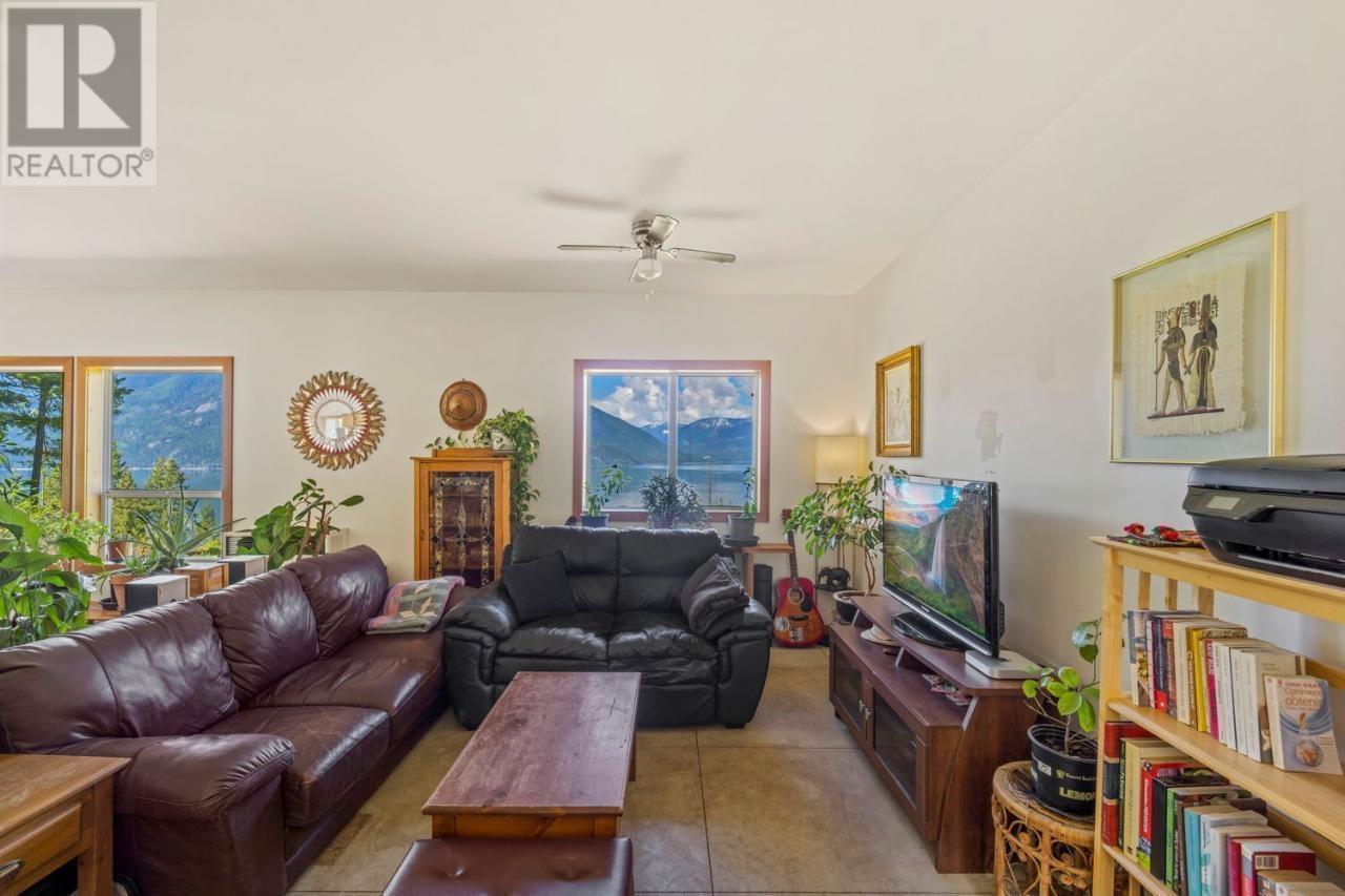 & 14506 HIGHWAY 3A Unit# 14504, Gray Creek