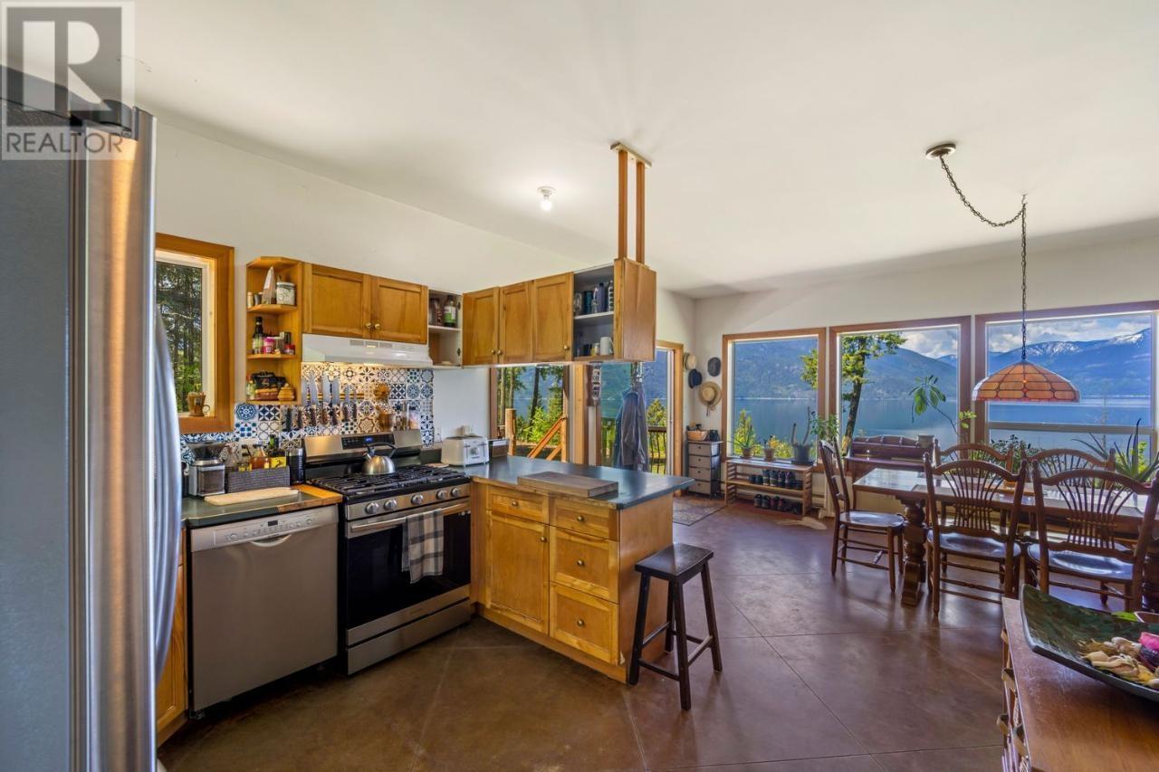 & 14506 HIGHWAY 3A Unit# 14504, Gray Creek