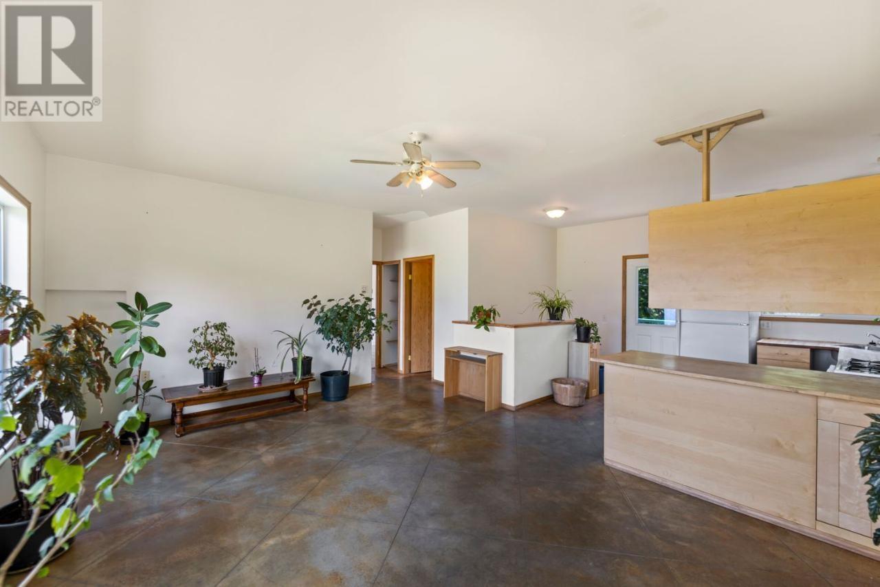 & 14506 HIGHWAY 3A Unit# 14504, Gray Creek