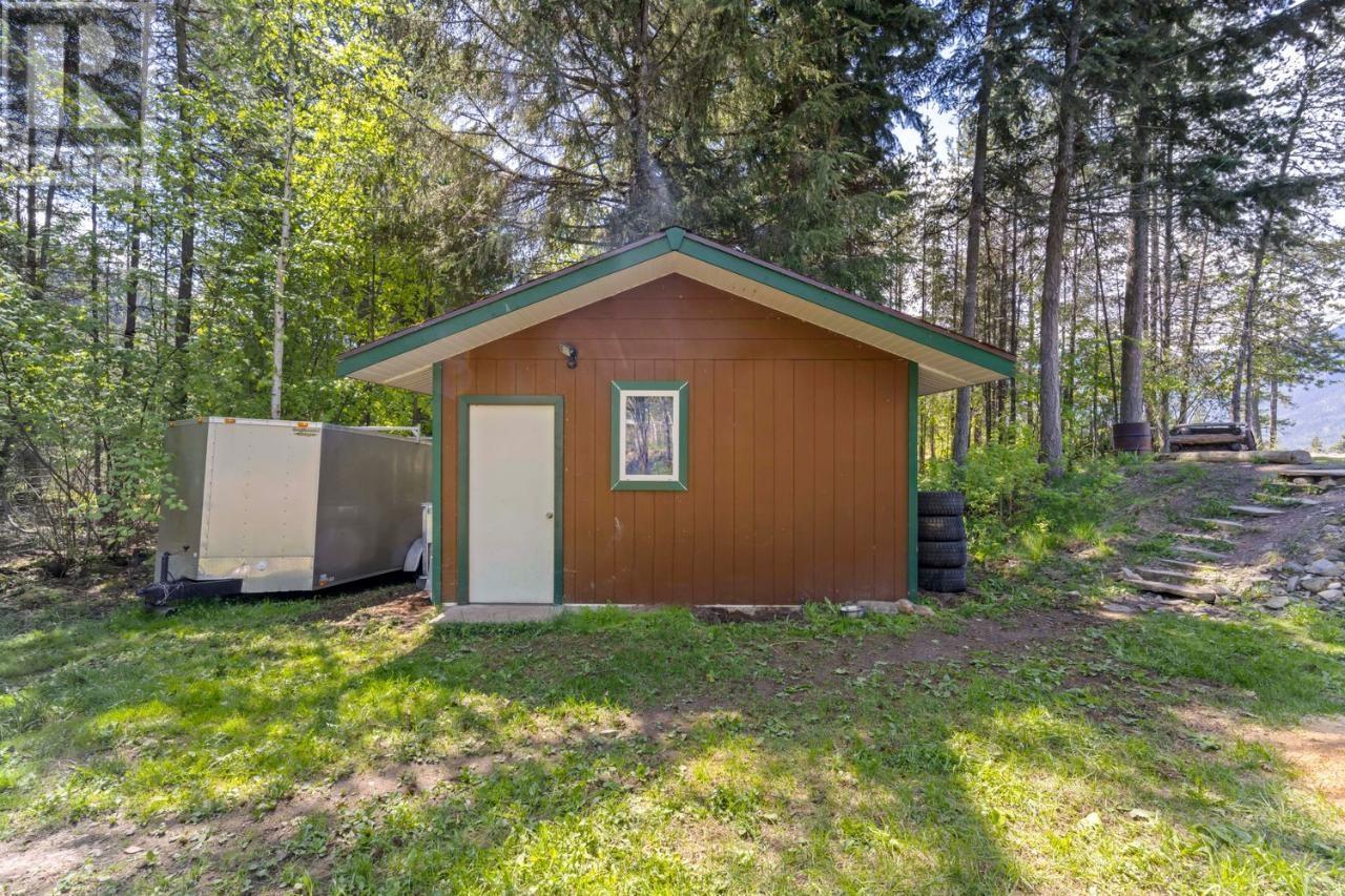& 14506 HIGHWAY 3A Unit# 14504, Gray Creek