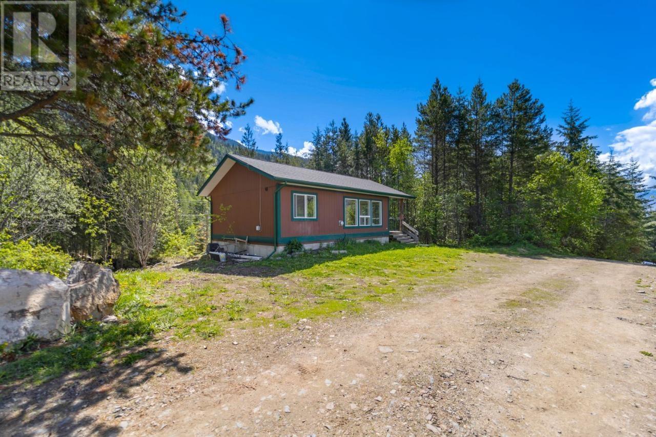 & 14506 HIGHWAY 3A Unit# 14504, Gray Creek