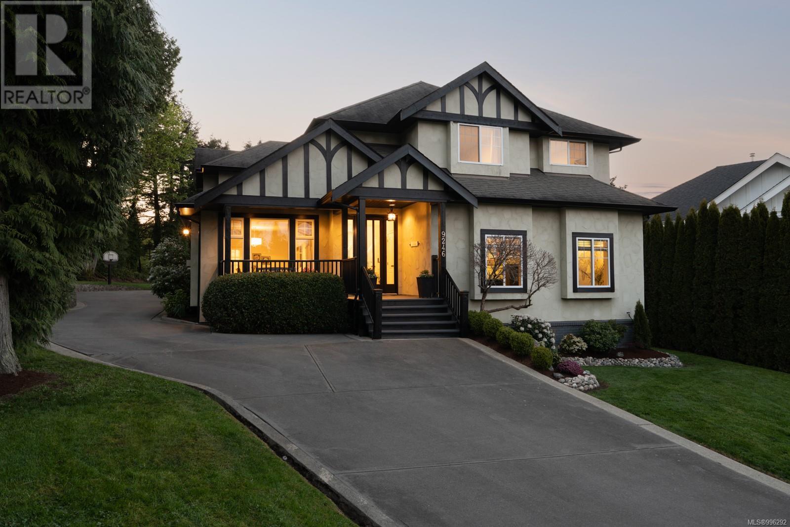 9246 Mainwaring Rd, North Saanich