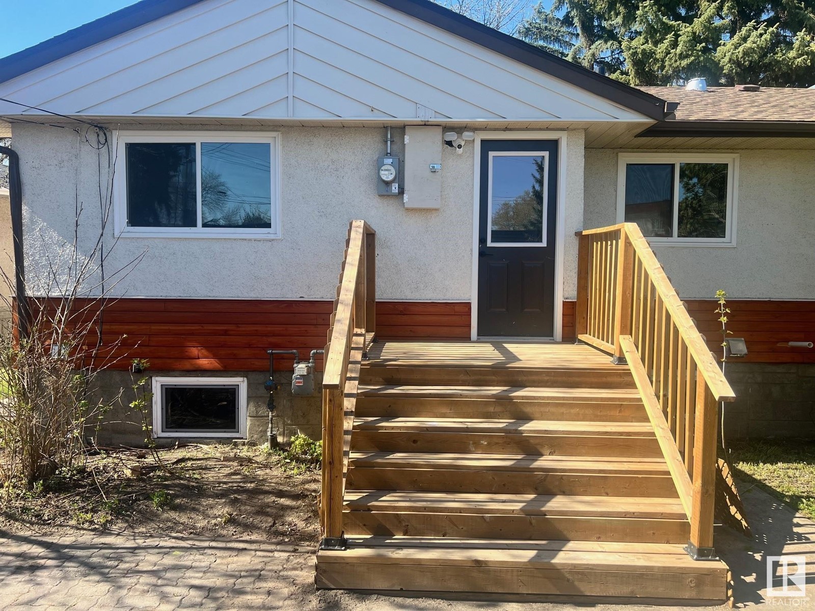 10403 65 AV NW, Edmonton