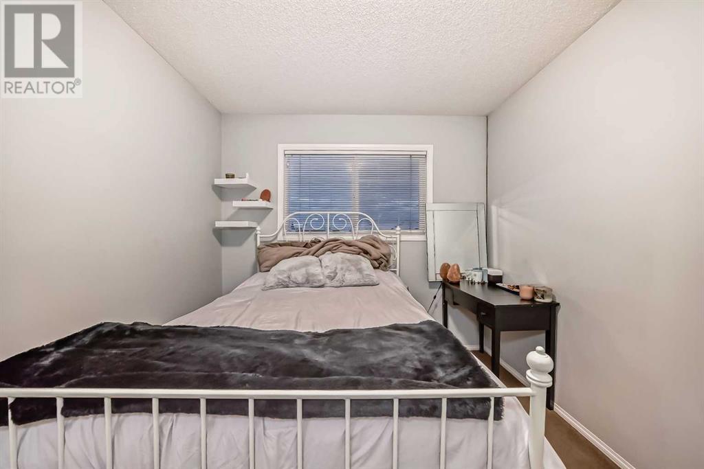Single Family House for Sale in  Saddlebrook Circle NE Saddle Ridge Calgary 