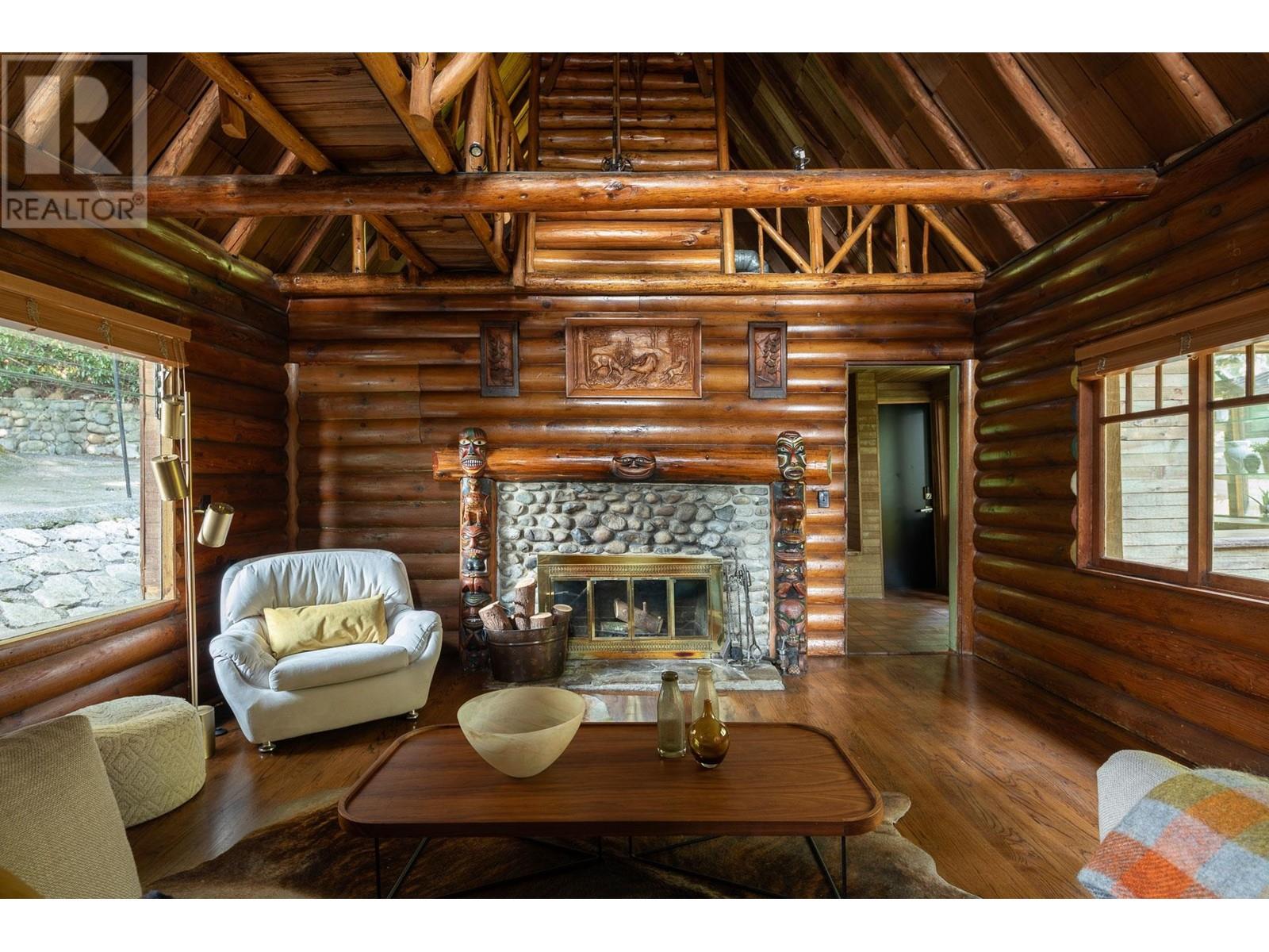 2802 PANORAMA DRIVE, North Vancouver