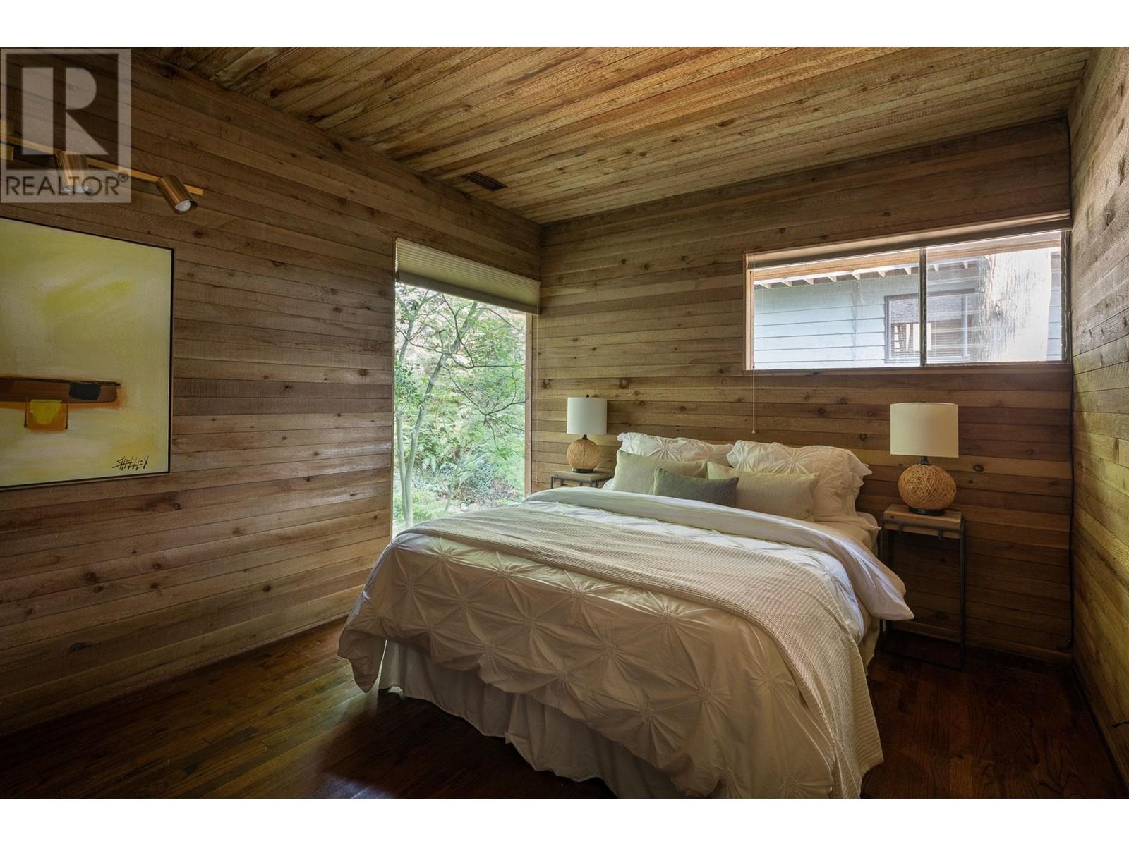2802 PANORAMA DRIVE, North Vancouver