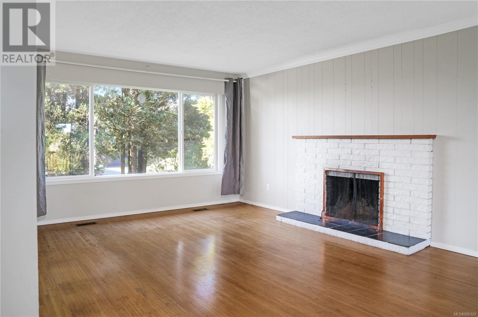 2168 McKenzie Ave, Comox