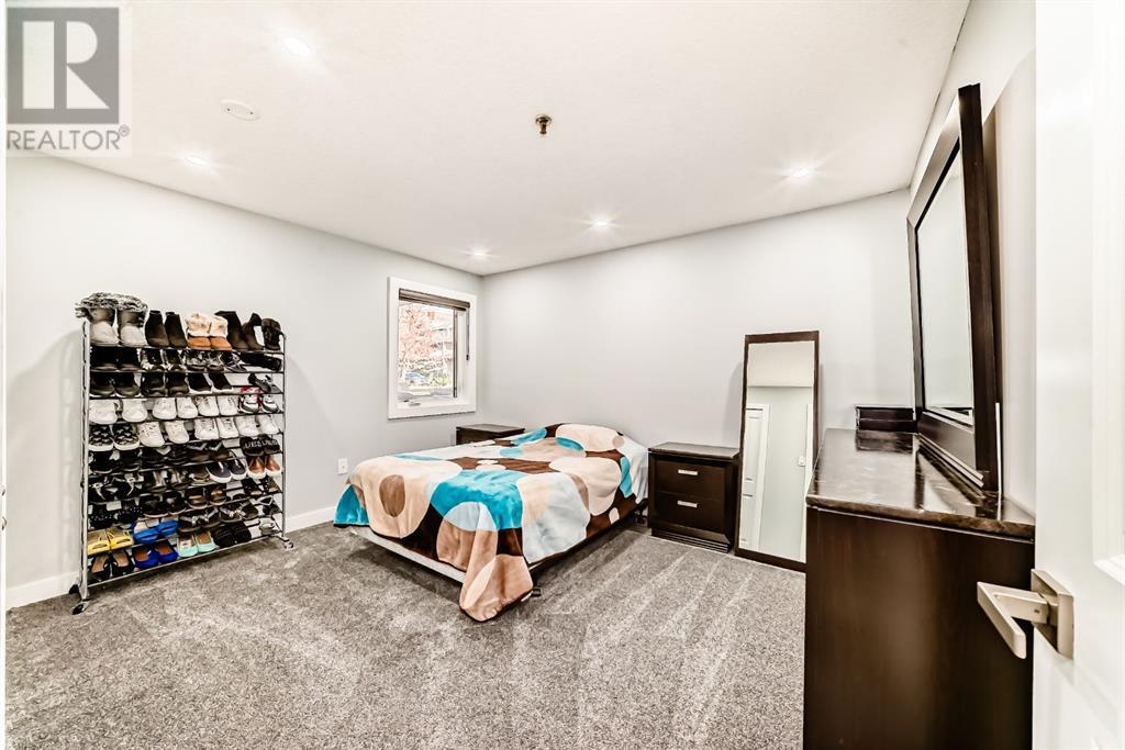 Single Family House for Sale in    Avenue SW Windsor Park Calgary 