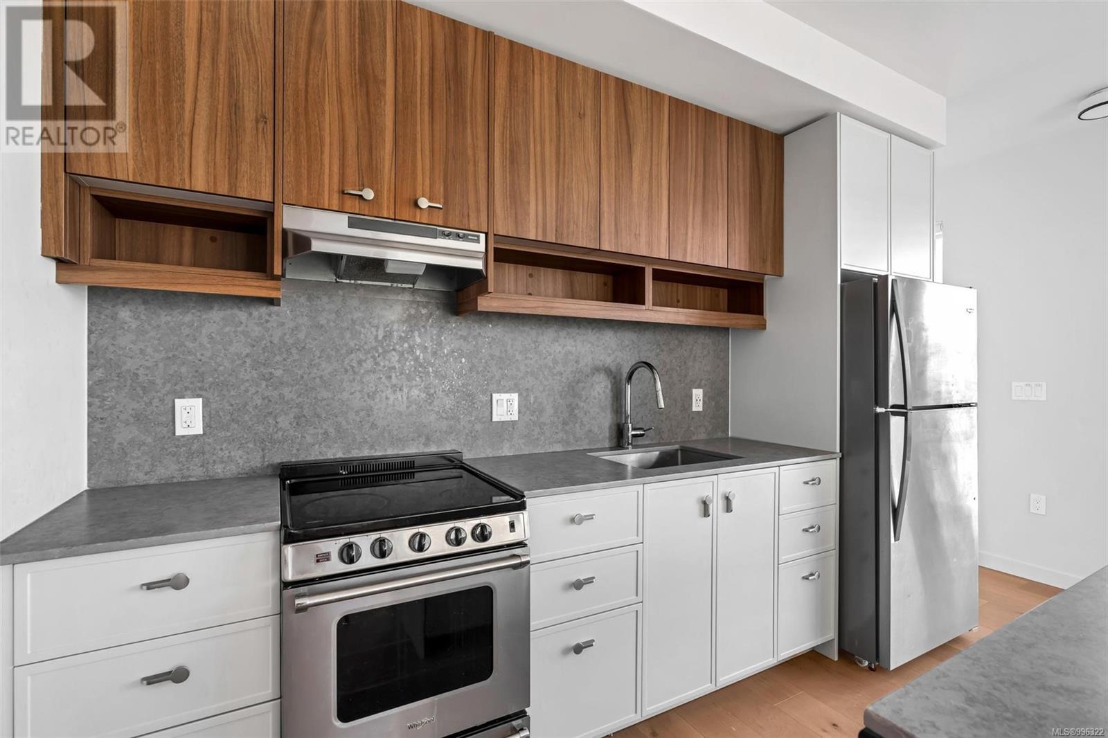 Photo 12 of 307 629 Speed Ave, Victoria BC