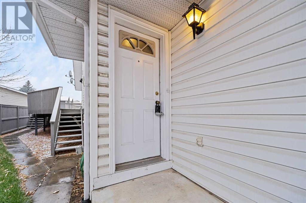 Single Family House 4 Level for Sale in  Sandstone Drive NW Sandstone Valley Calgary 