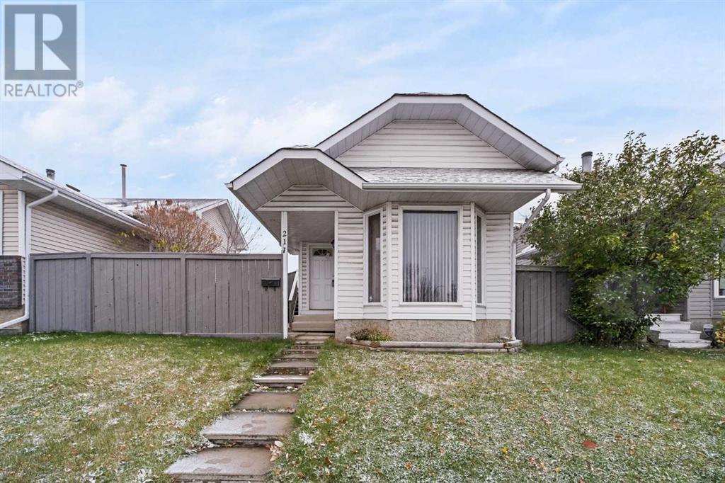 211 Sandstone Drive NW, Calgary, Alberta
