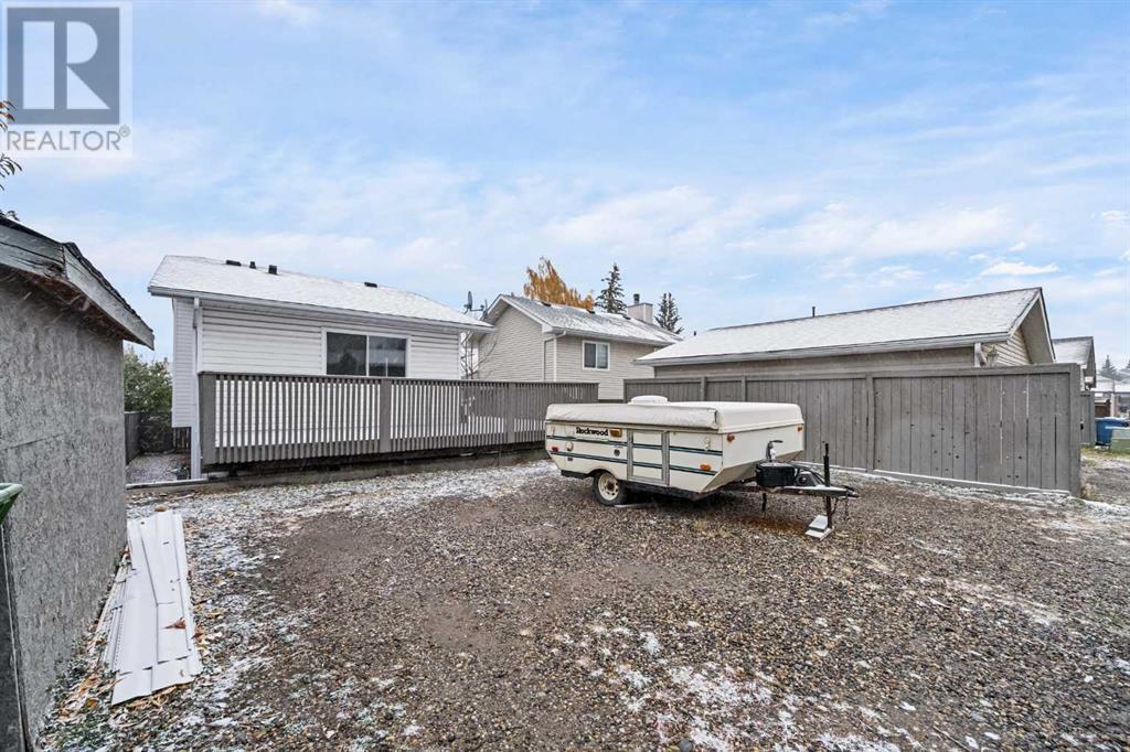 Single Family House 4 Level for Sale in  Sandstone Drive NW Sandstone Valley Calgary 