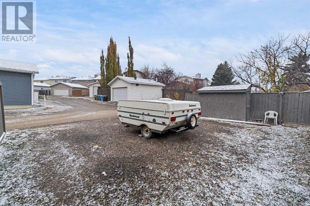 Single Family House 4 Level for Sale in  Sandstone Drive NW Sandstone Valley Calgary 