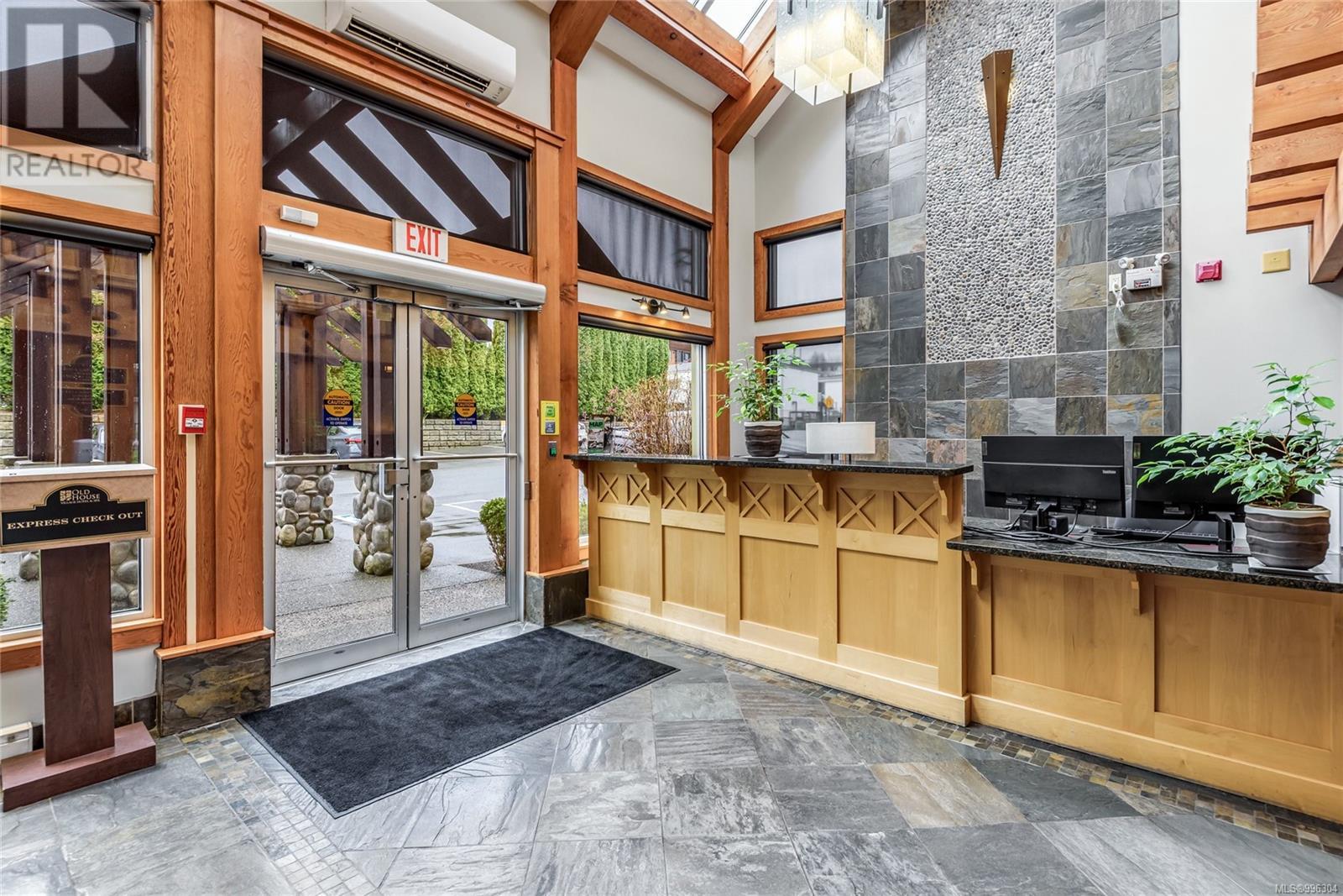 #312B 1800 Riverside Lane - 27