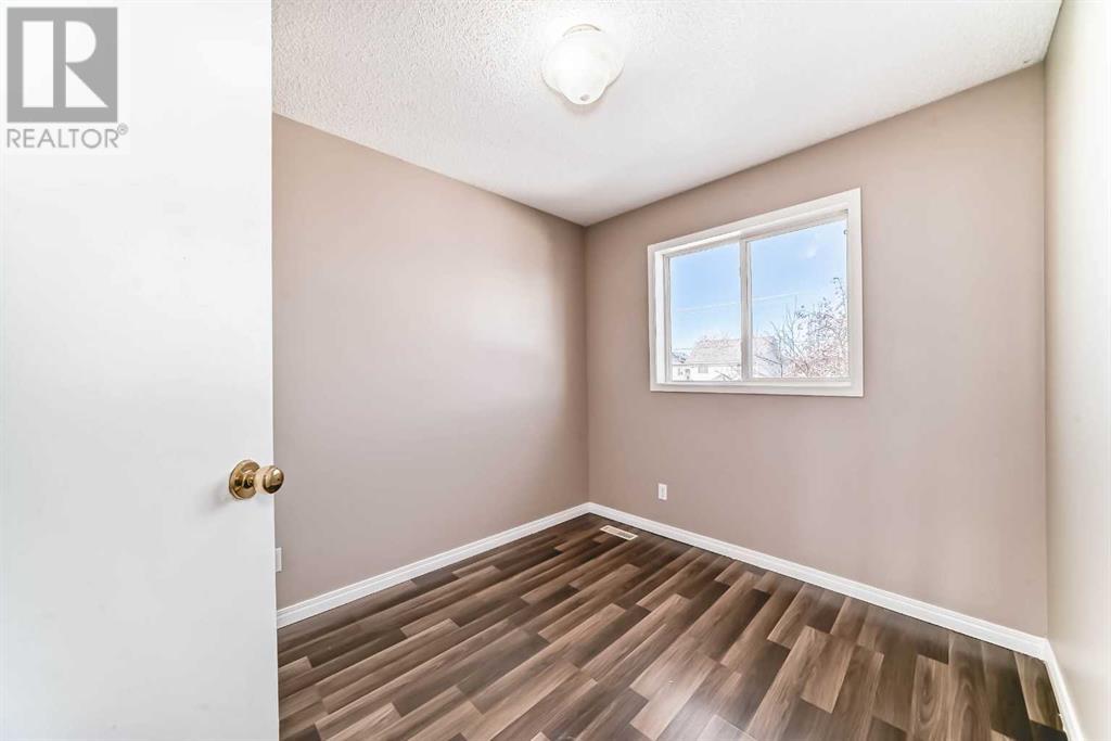 Single Family House for Sale in  Mt Apex Green SE McKenzie Lake Calgary 