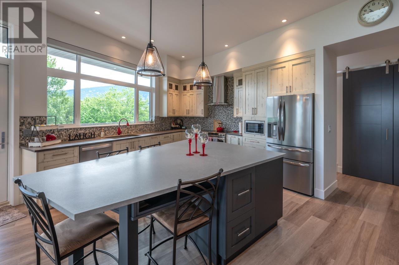  88 Lakeshore Drive, Penticton