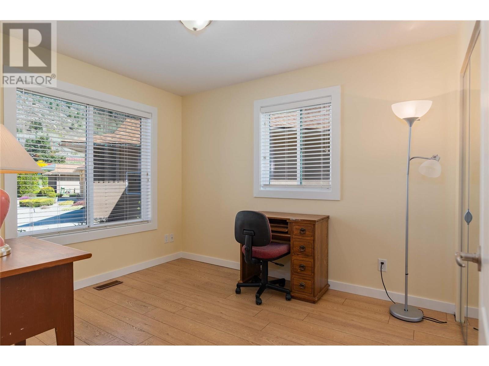 1214 Heather Place, Trail