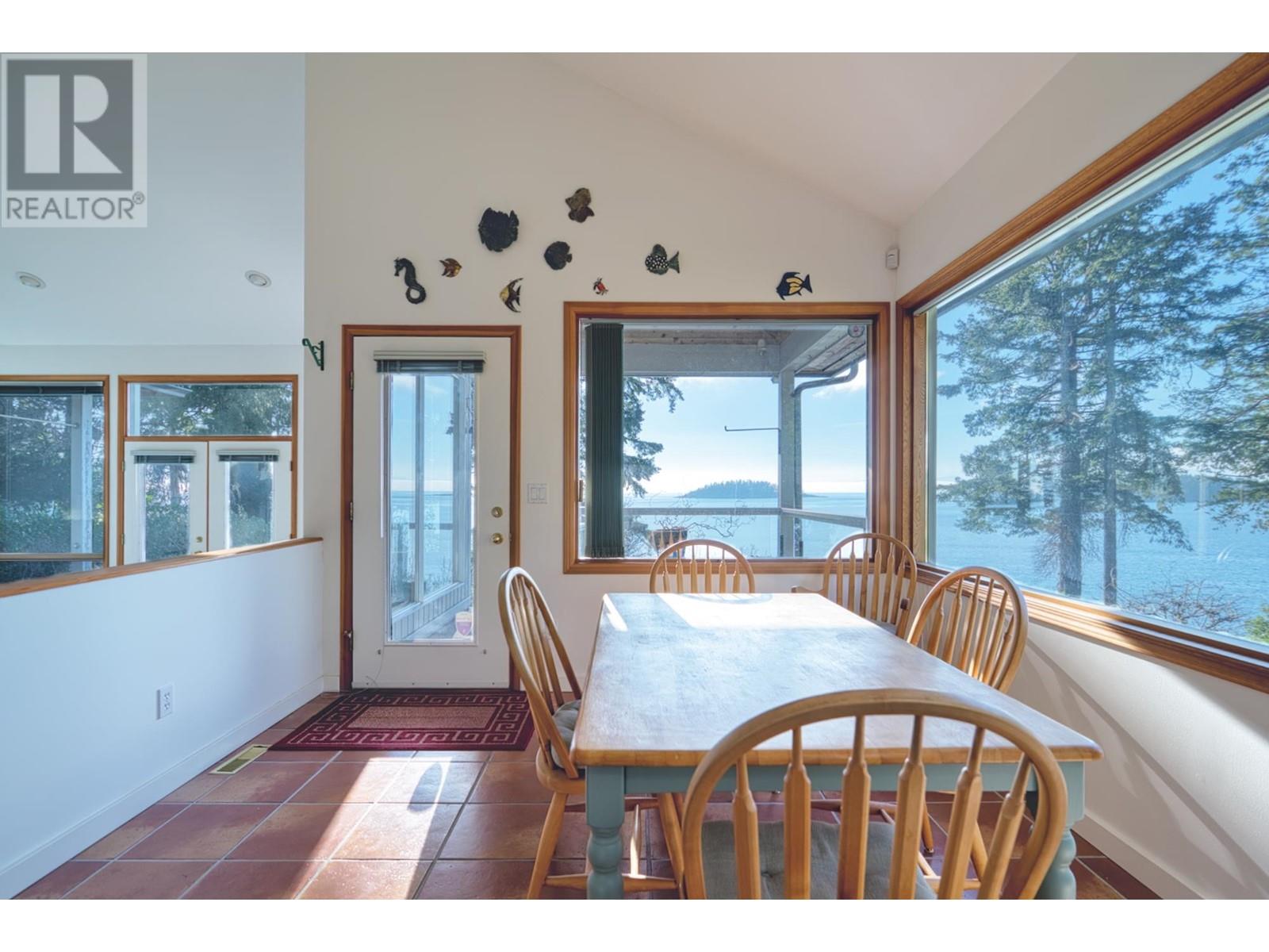6417 SUNSHINE COAST HIGHWAY, Sechelt