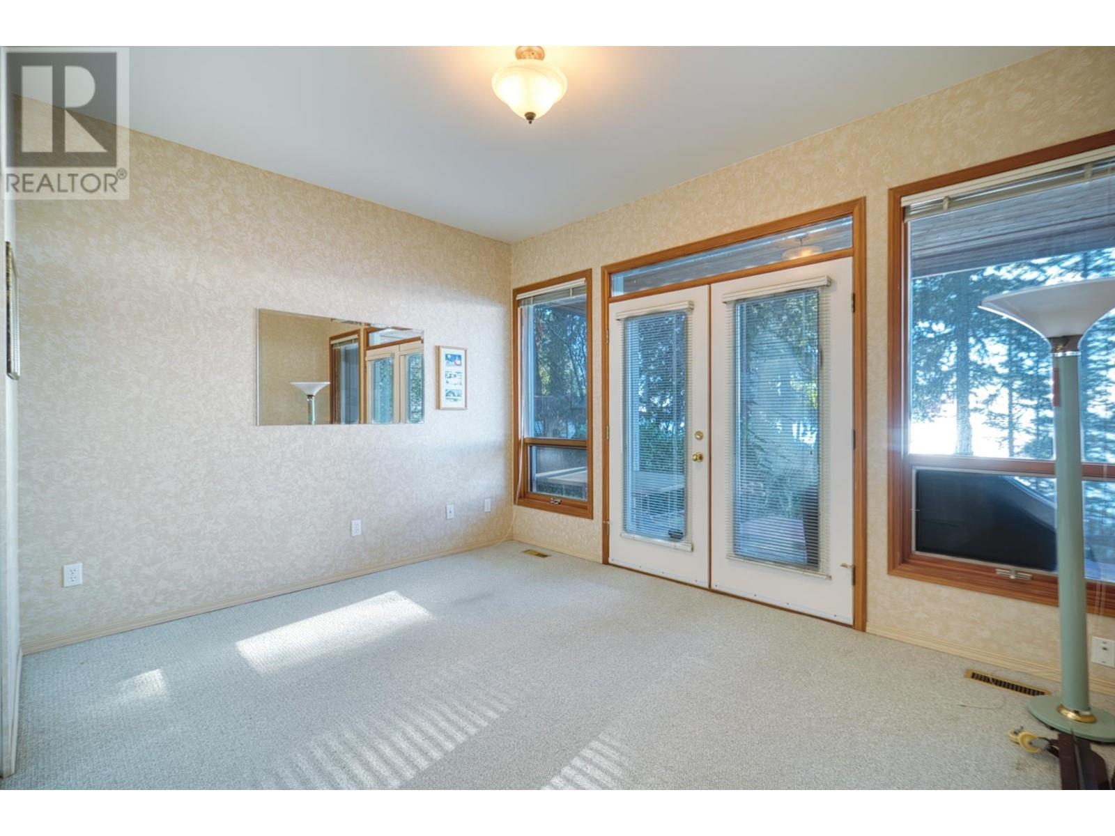 6417 SUNSHINE COAST HIGHWAY, Sechelt
