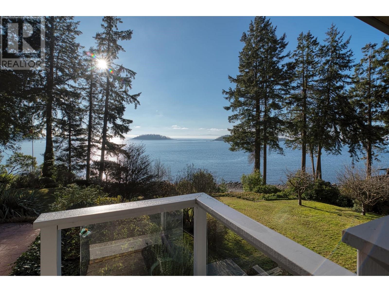 6417 SUNSHINE COAST HIGHWAY, Sechelt