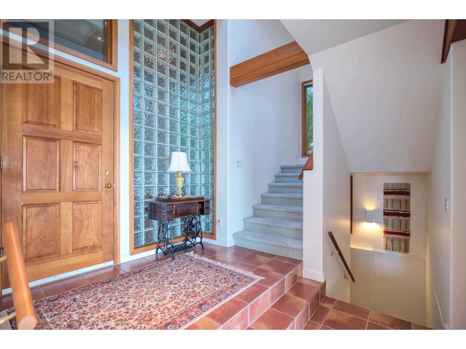 6417 SUNSHINE COAST HIGHWAY, Sechelt