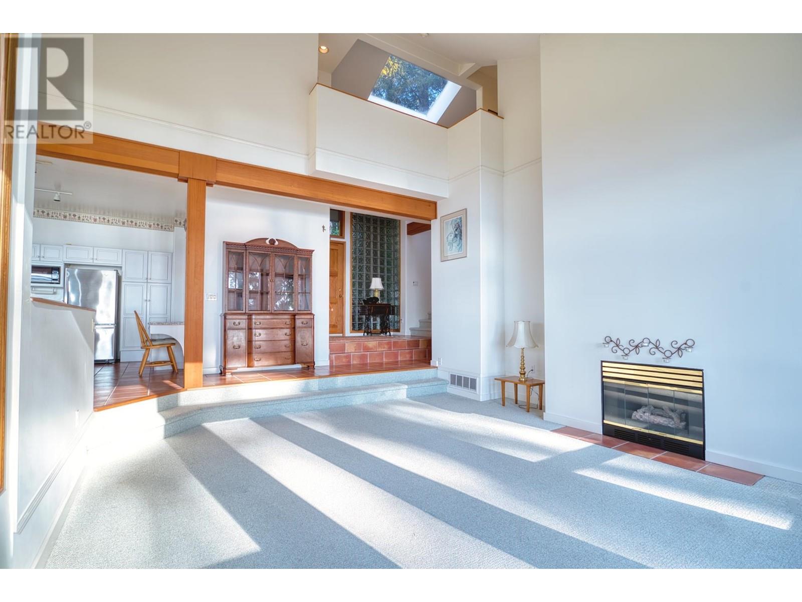 6417 SUNSHINE COAST HIGHWAY, Sechelt