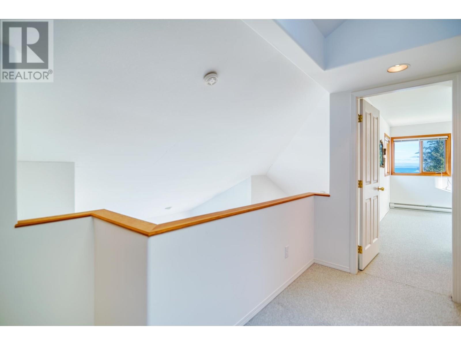 6417 SUNSHINE COAST HIGHWAY, Sechelt
