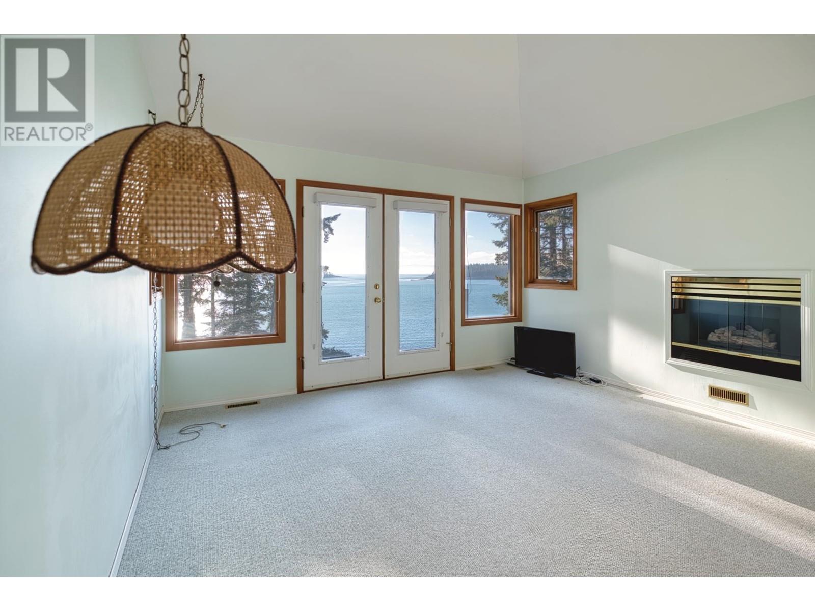 6417 SUNSHINE COAST HIGHWAY, Sechelt