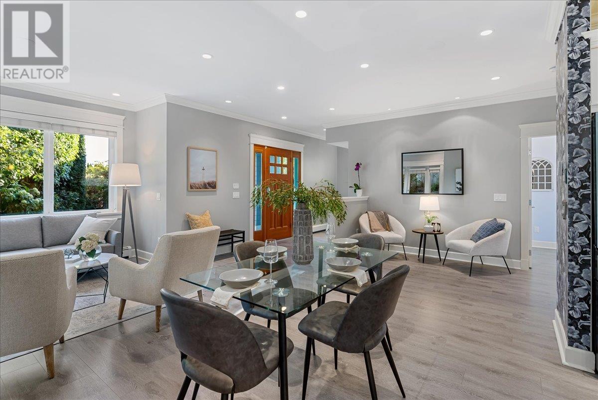 344 E 8TH STREET, North Vancouver