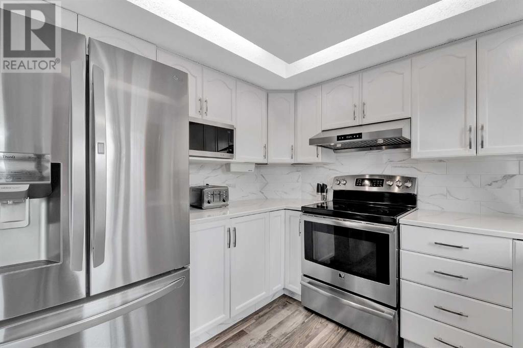 Single Family House for Sale in  Scenic Glen Gate NW Scenic Acres Calgary 