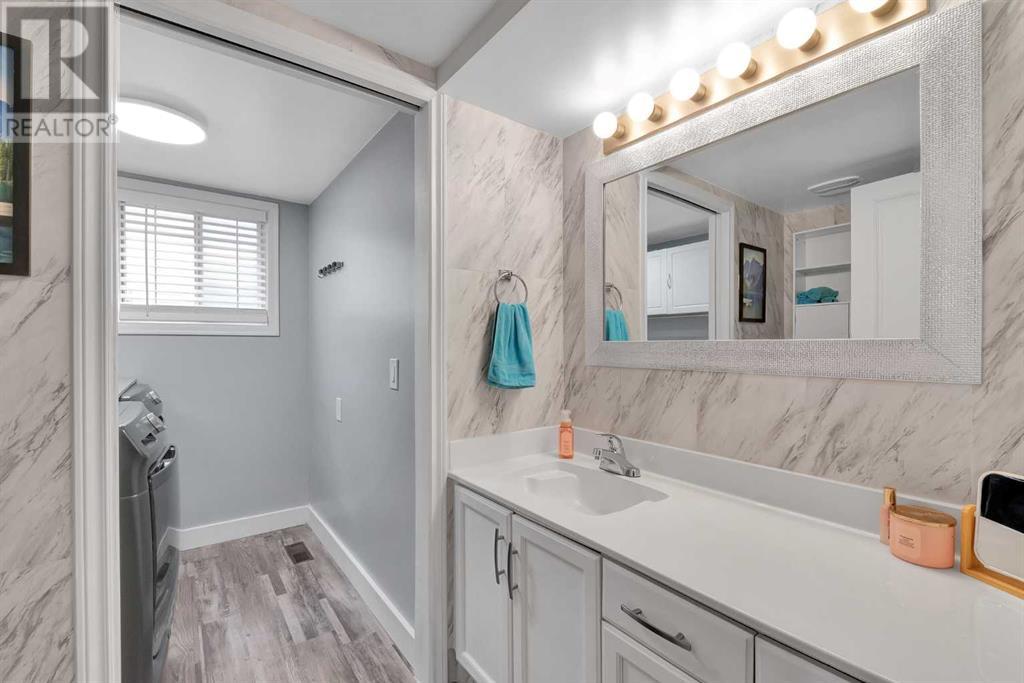 Single Family House for Sale in  Scenic Glen Gate NW Scenic Acres Calgary 
