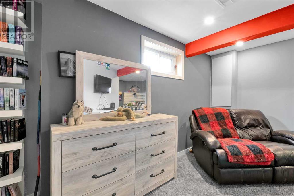 Single Family House for Sale in  Scenic Glen Gate NW Scenic Acres Calgary 