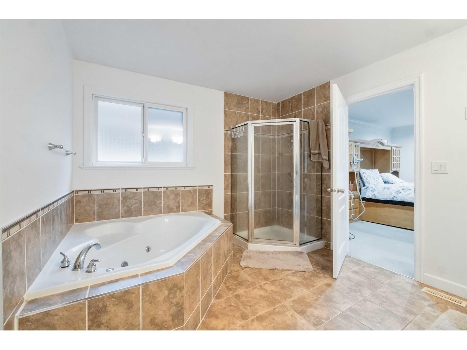 7235 199A STREET, Langley