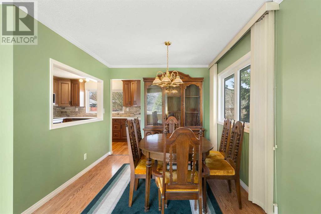 7419 Huntertown Crescent NW Photo 10 - Calgary Real Estate