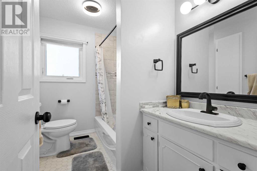 7419 Huntertown Crescent NW Photo 21 - Calgary Real Estate