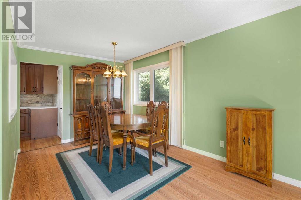 7419 Huntertown Crescent NW Photo 8 - Calgary Real Estate