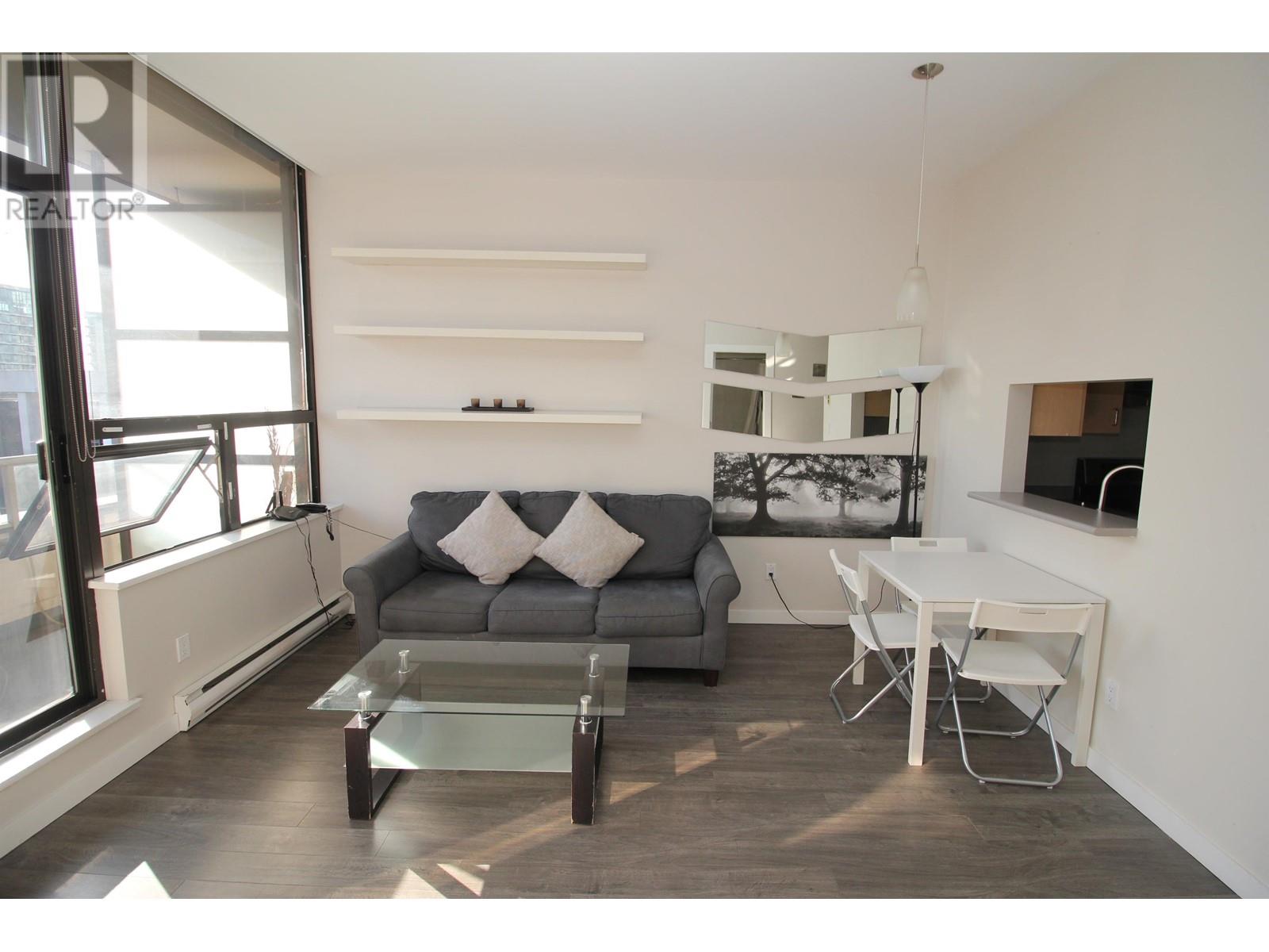 Photo 3 of 909 1010 Howe Street, Vancouver BC
